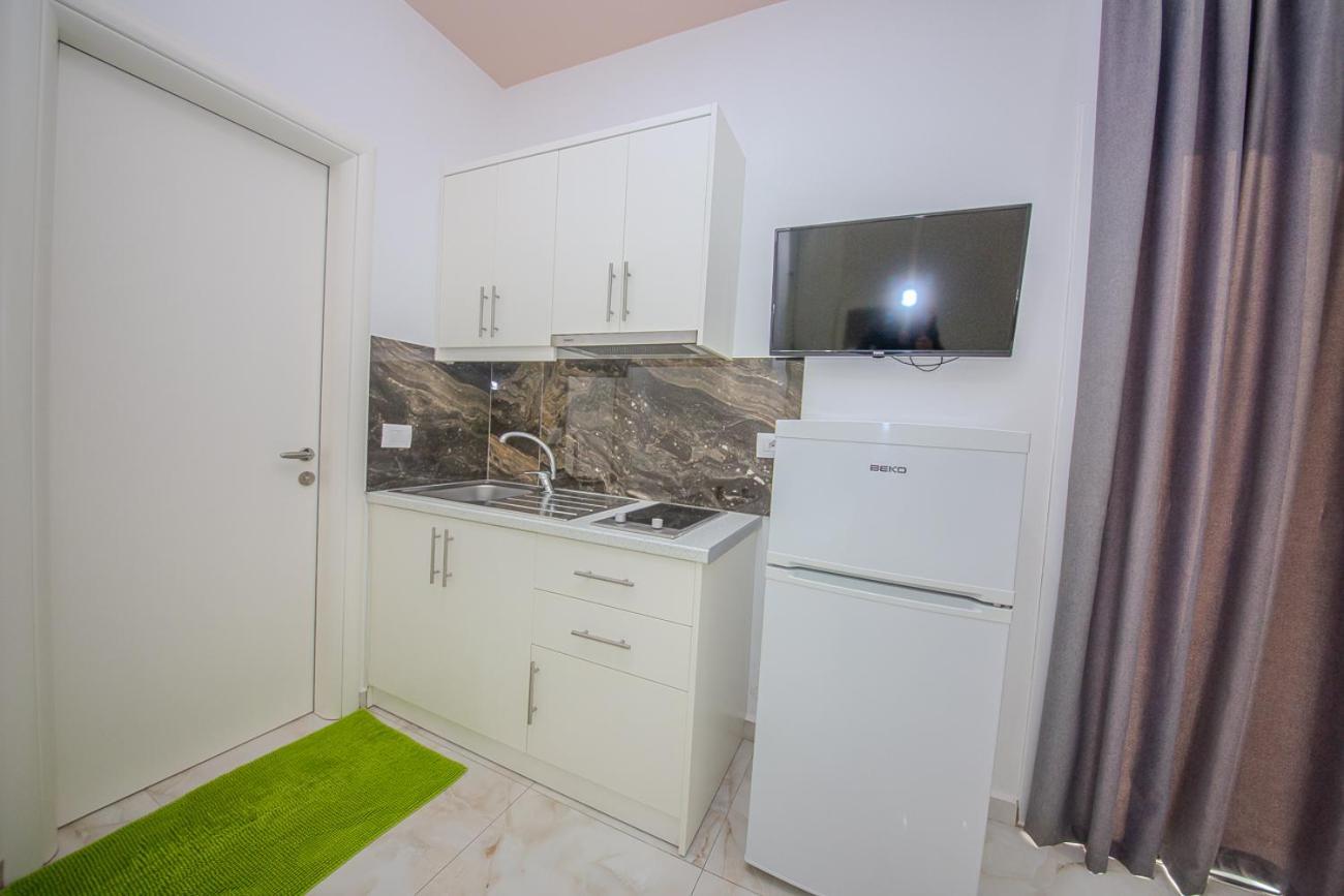 Hotel Landi Ksamil Bagian luar foto